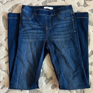Boutique brand Cello bell bottom jeans! Dark wash.
